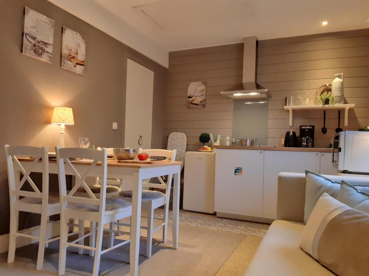 Casa-Cosi, Tourist & Business Suites & Flats With Reserved Parking And Private Terraces In Shared Garden With Seasonal Pool Included, Private Sauna Available Lokeren Dış mekan fotoğraf