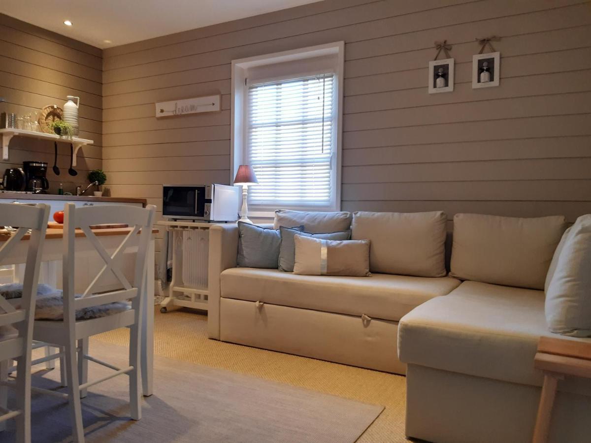 Casa-Cosi, Tourist & Business Suites & Flats With Reserved Parking And Private Terraces In Shared Garden With Seasonal Pool Included, Private Sauna Available Lokeren Dış mekan fotoğraf