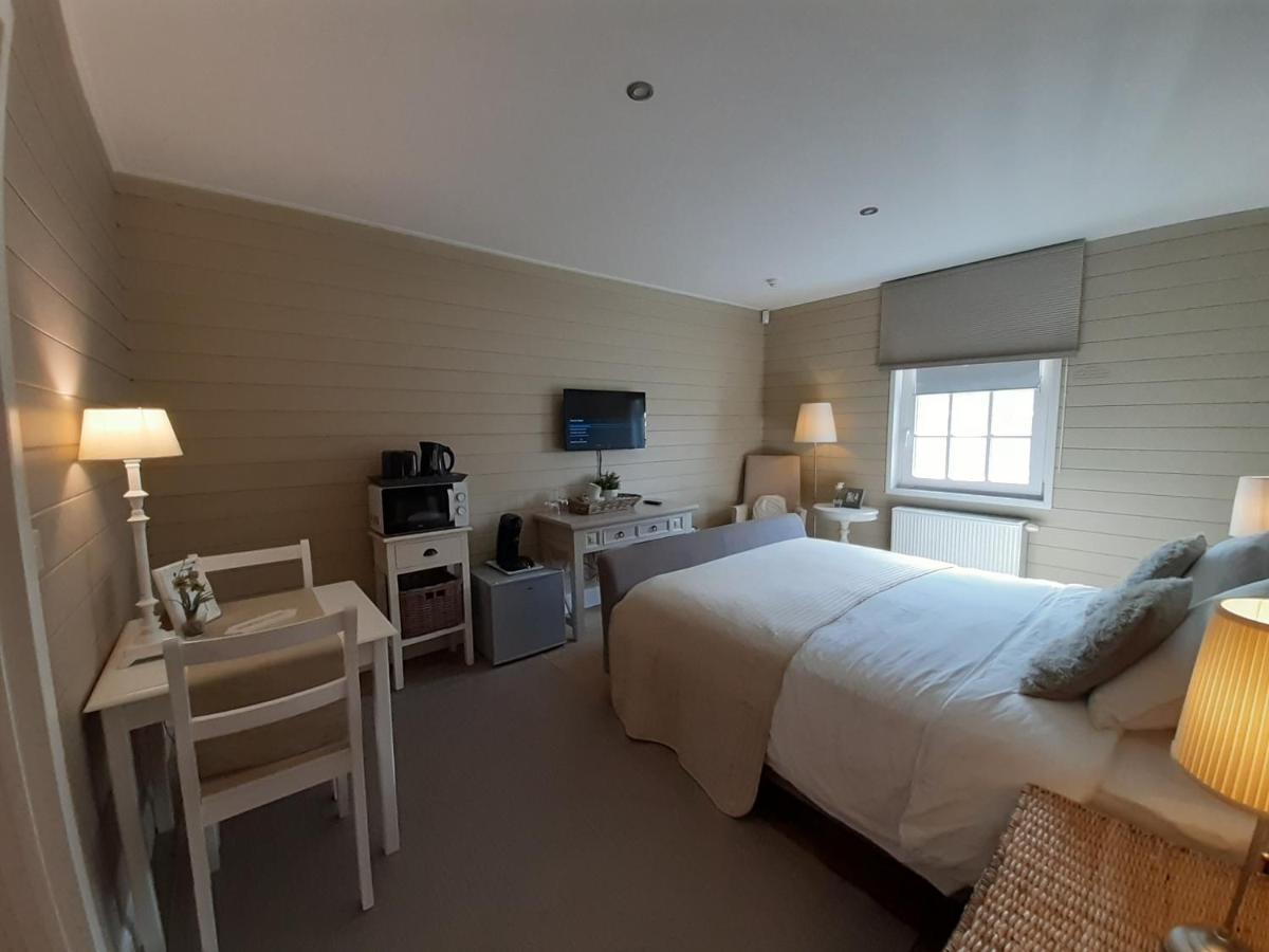 Casa-Cosi, Tourist & Business Suites & Flats With Reserved Parking And Private Terraces In Shared Garden With Seasonal Pool Included, Private Sauna Available Lokeren Dış mekan fotoğraf