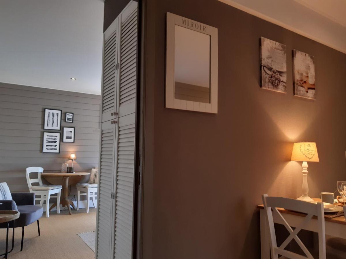 Casa-Cosi, Tourist & Business Suites & Flats With Reserved Parking And Private Terraces In Shared Garden With Seasonal Pool Included, Private Sauna Available Lokeren Dış mekan fotoğraf