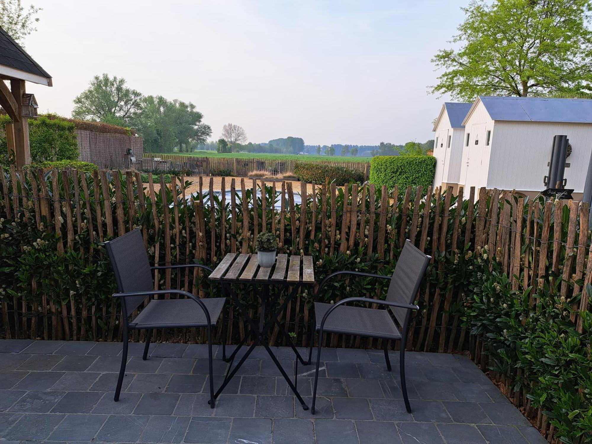 Casa-Cosi, Tourist & Business Suites & Flats With Reserved Parking And Private Terraces In Shared Garden With Seasonal Pool Included, Private Sauna Available Lokeren Dış mekan fotoğraf